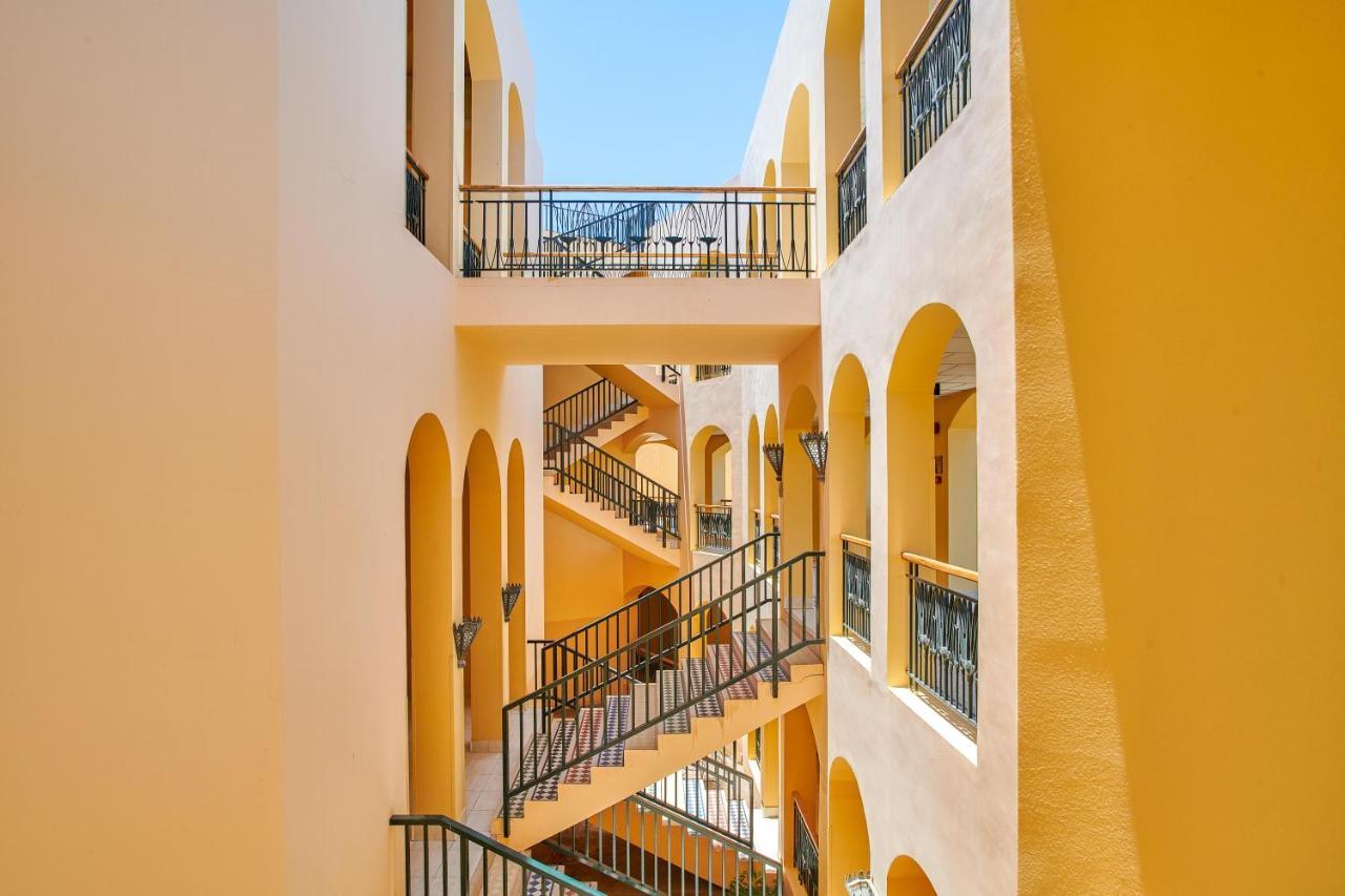 Mosaique Beach Resort Taba Heights Exteriör bild Interior of the hotel