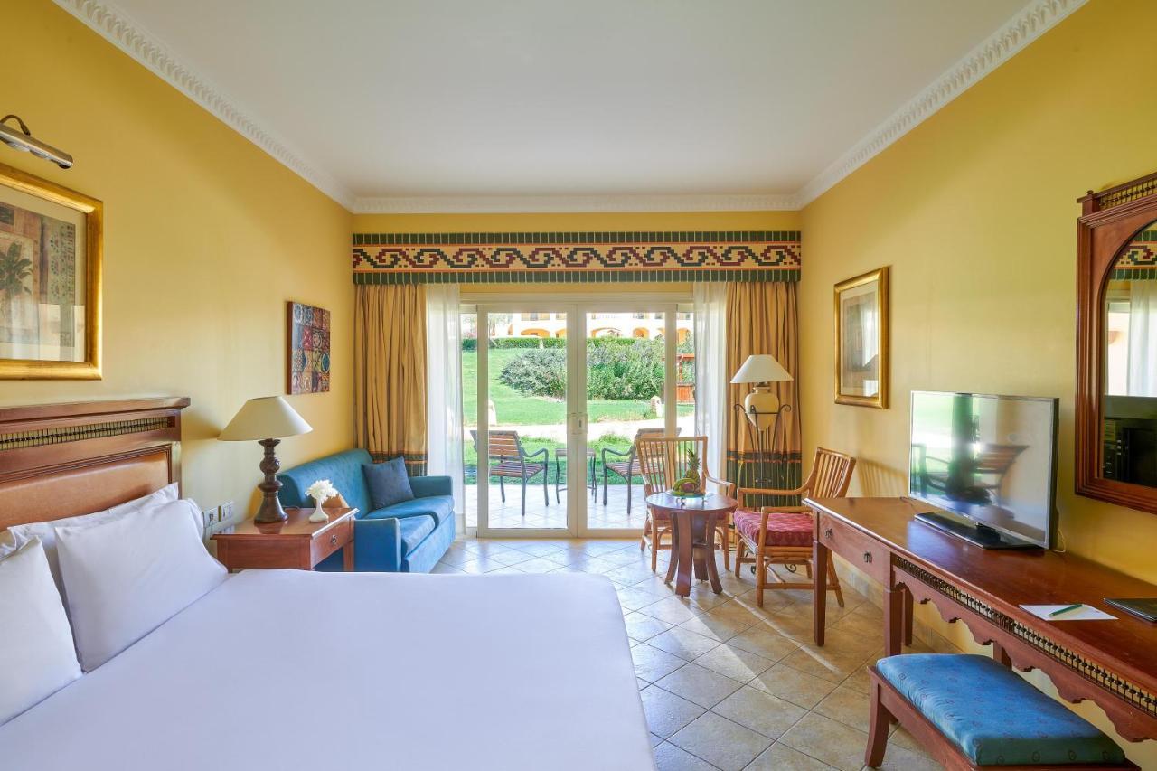 Mosaique Beach Resort Taba Heights Exteriör bild A room at the Hilton Sharm El Sheikh