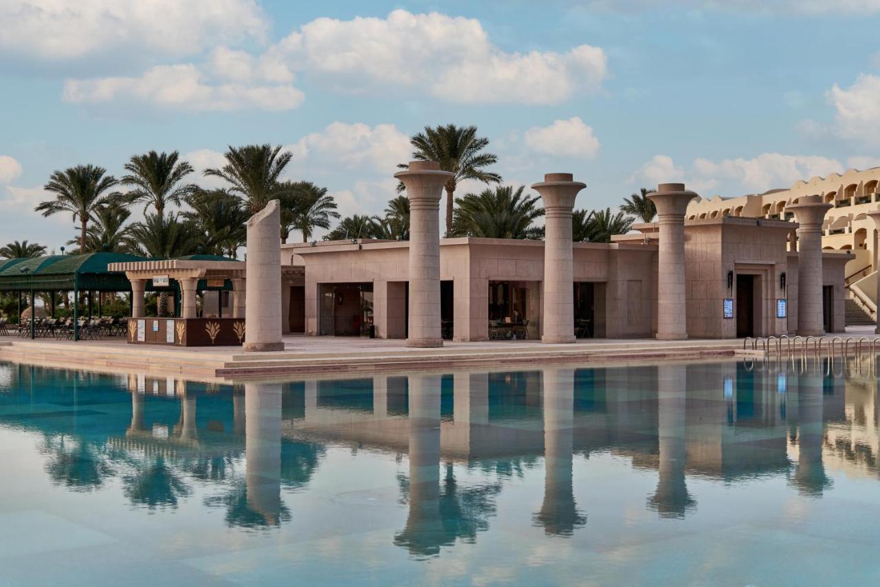 Mosaique Beach Resort Taba Heights Exteriör bild The pool at the St. Regis